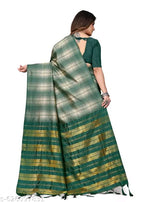 SM Women Cotton Blend Checked Saree with Solid Blouse