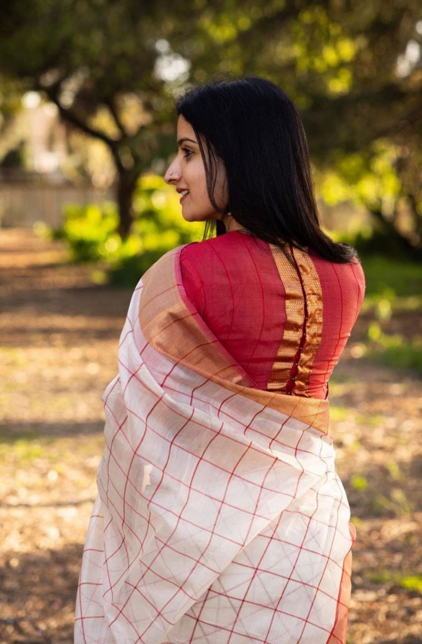 SM Premium Linen Festive Saree with Digital Print & Zari Weaving Blouse