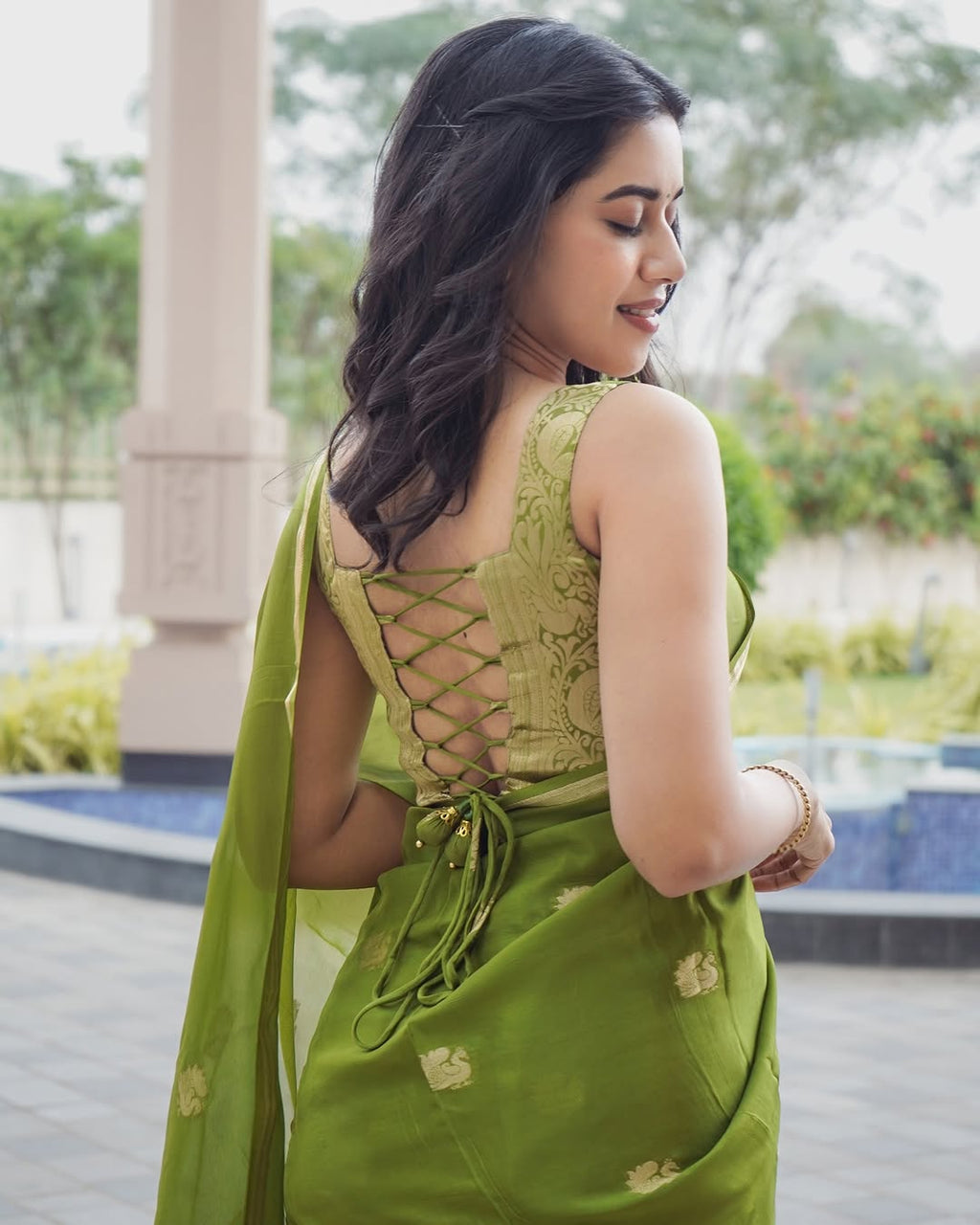 SM Pure Viscose Mysore Silk Crepe Saree with Jacquard Peacock Design