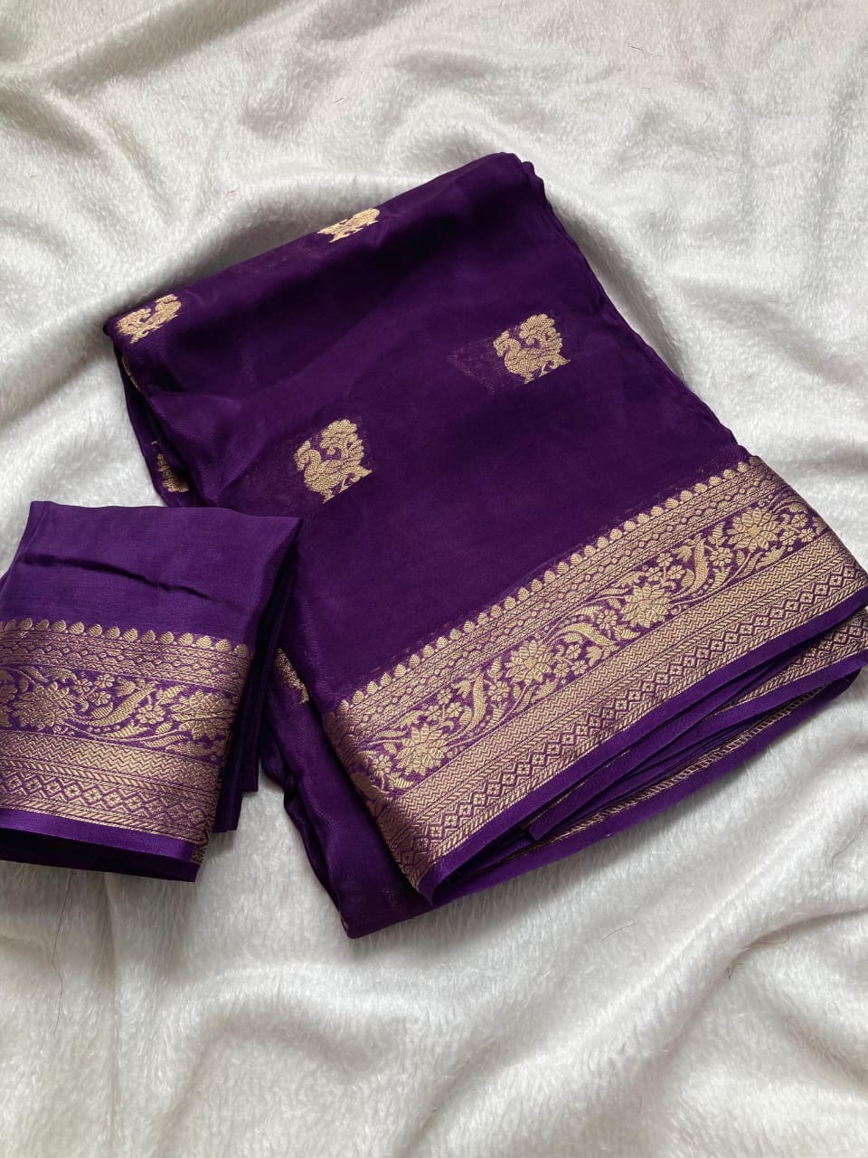 SM Pure Viscose Mysore Silk Crepe Saree with Jacquard Peacock Design