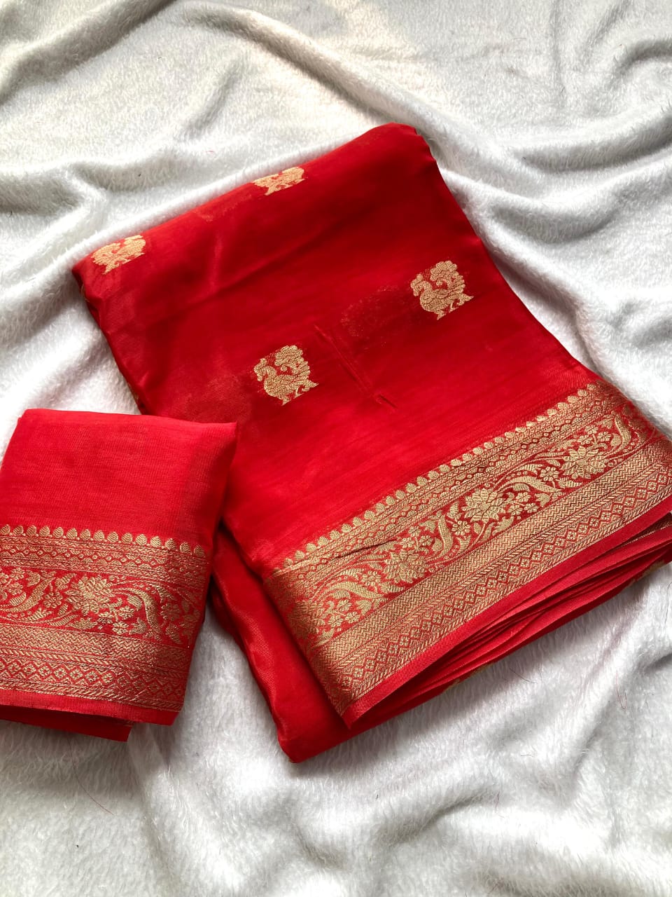 SM Pure Viscose Mysore Silk Crepe Saree with Jacquard Peacock Design