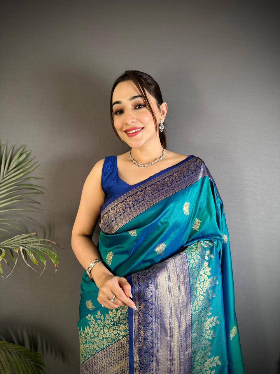 SM Premium Kanjivaram Soft Silk Saree with Copper Zari Jaal Weaving