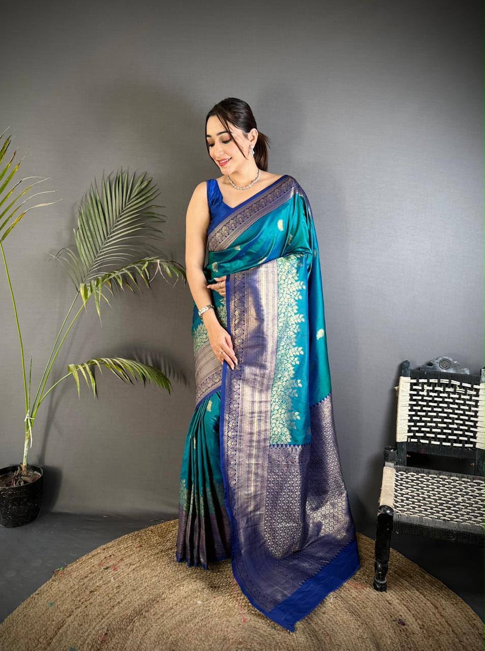 SM Premium Kanjivaram Soft Silk Saree with Copper Zari Jaal Weaving