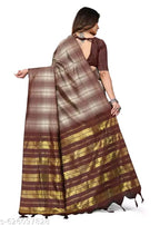 SM Women Cotton Blend Checked Saree with Solid Blouse